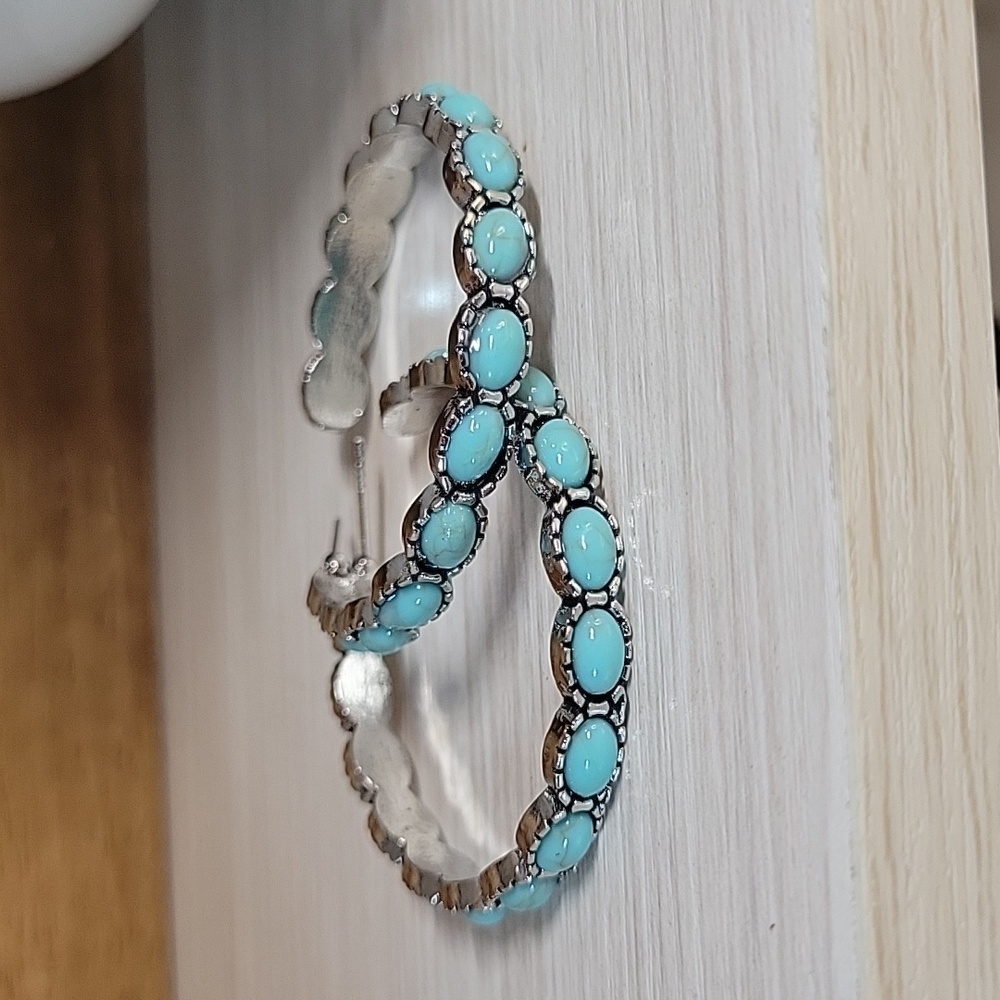 π₯LAST PAIRπ₯ TURQUOISE HOWLITE HORSE EYE HOOPS - Picture 5 of 8